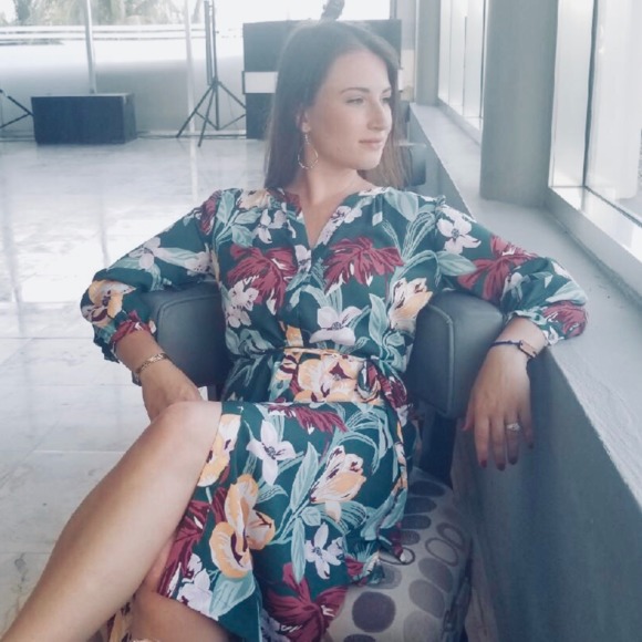 Meet the Posher Other - Meet your Posher, Cari